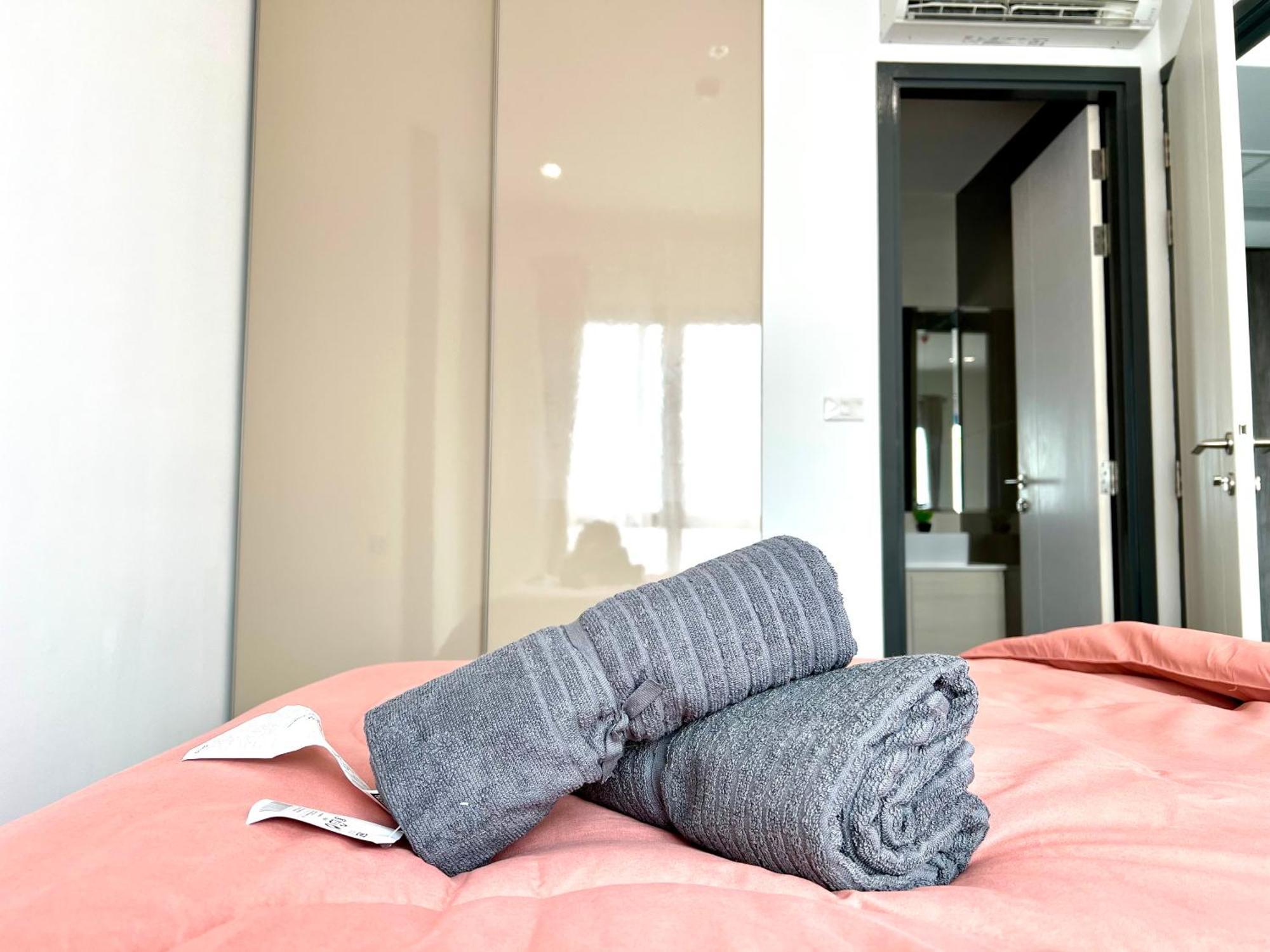 Appartement Monthly And Annual *